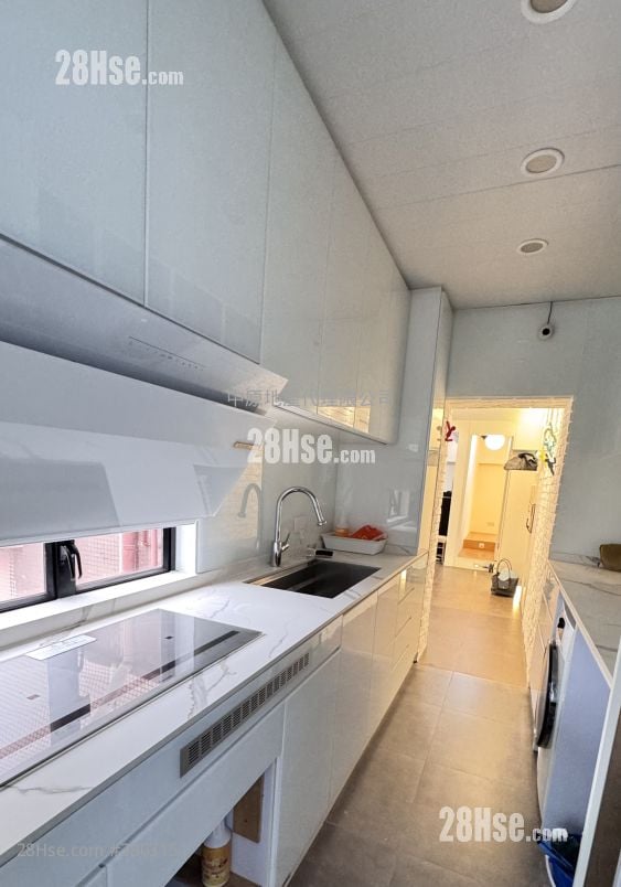 Sunshine City Sell 3 Bedrooms , 2 Bathrooms 932 ft²