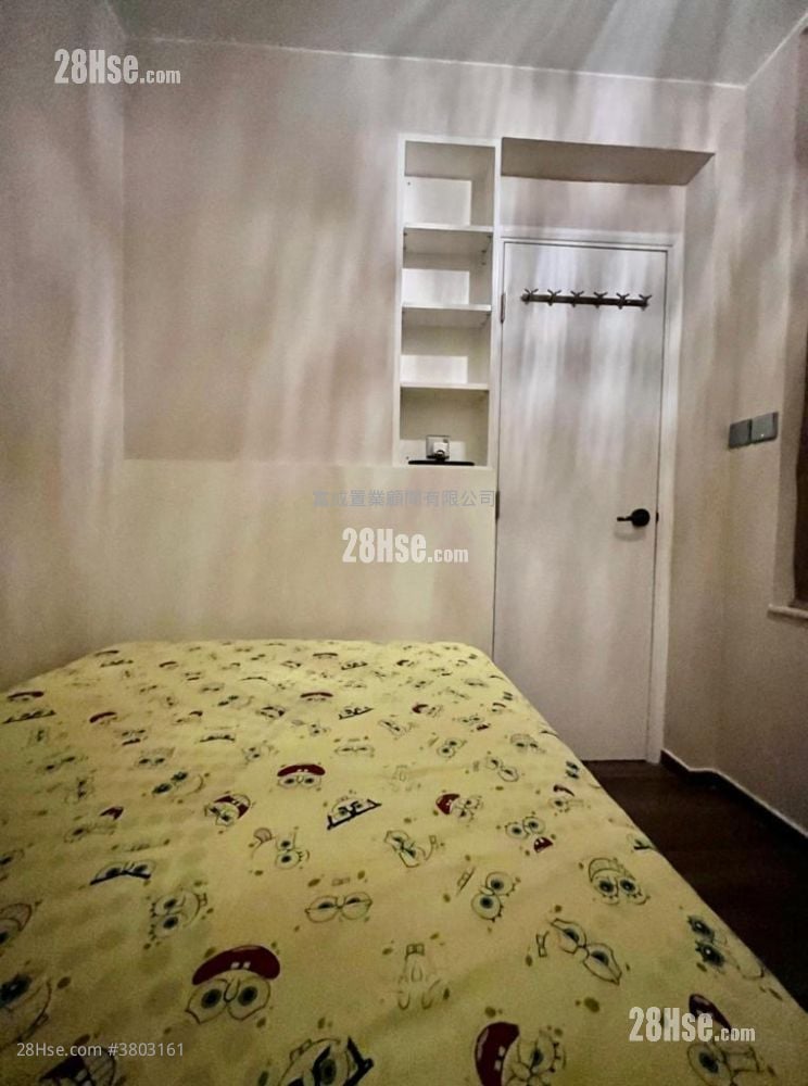 Kwun Tak Court Sell 443 ft²