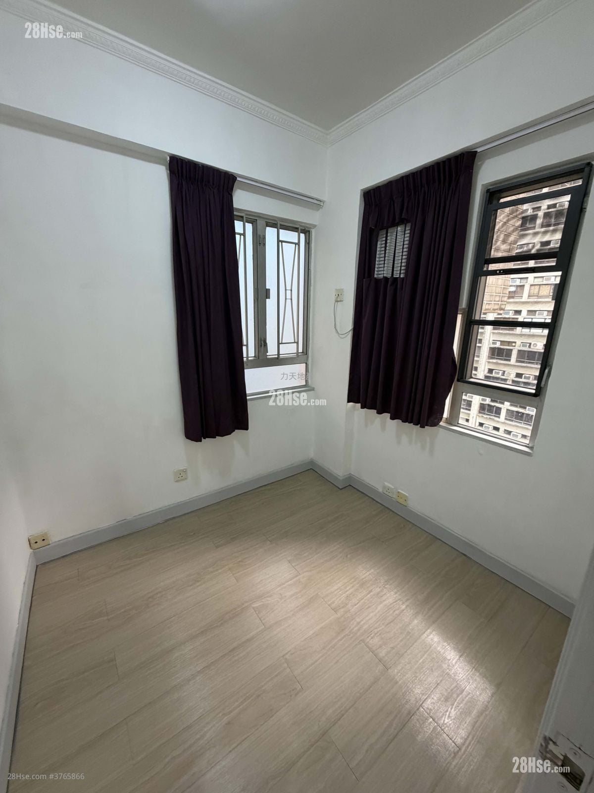 Mongkok Plaza Sell 2 Bedrooms , 1 Bathroom 333 ft²