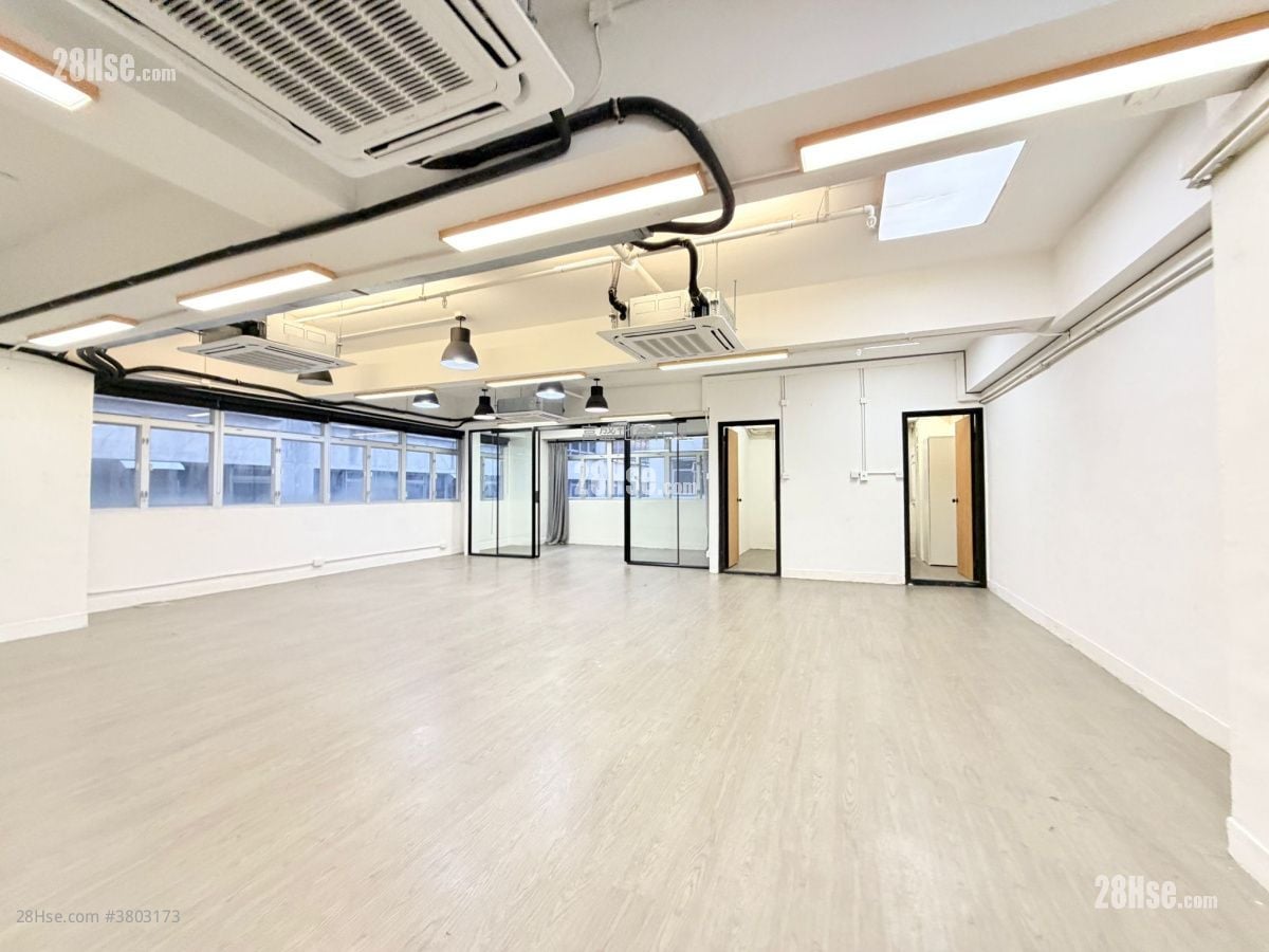 Hong Kong Industrial Centre Rental 2 Bedrooms , 1 Toilet 1,190 ft²