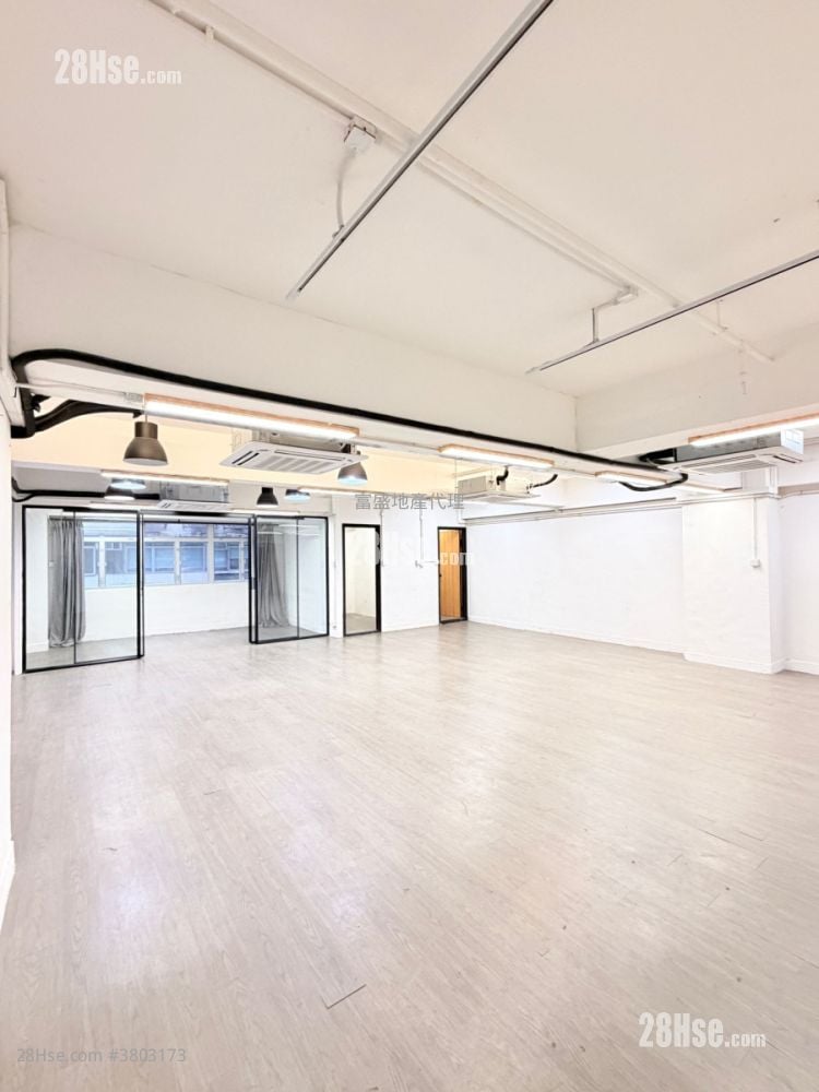 Hong Kong Industrial Centre Rental 2 Bedrooms , 1 Toilet 1,190 ft²
