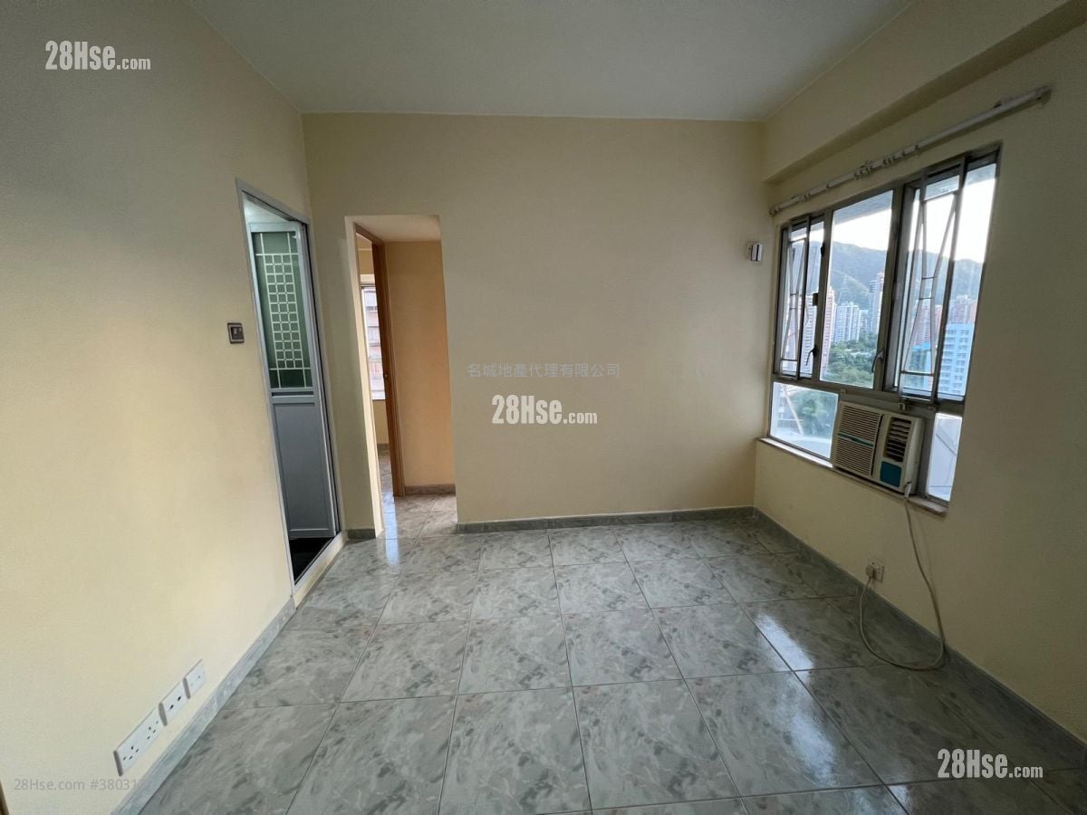 Golden Lion Garden Sell 2 Bedrooms , 1 Bathroom 307 ft²