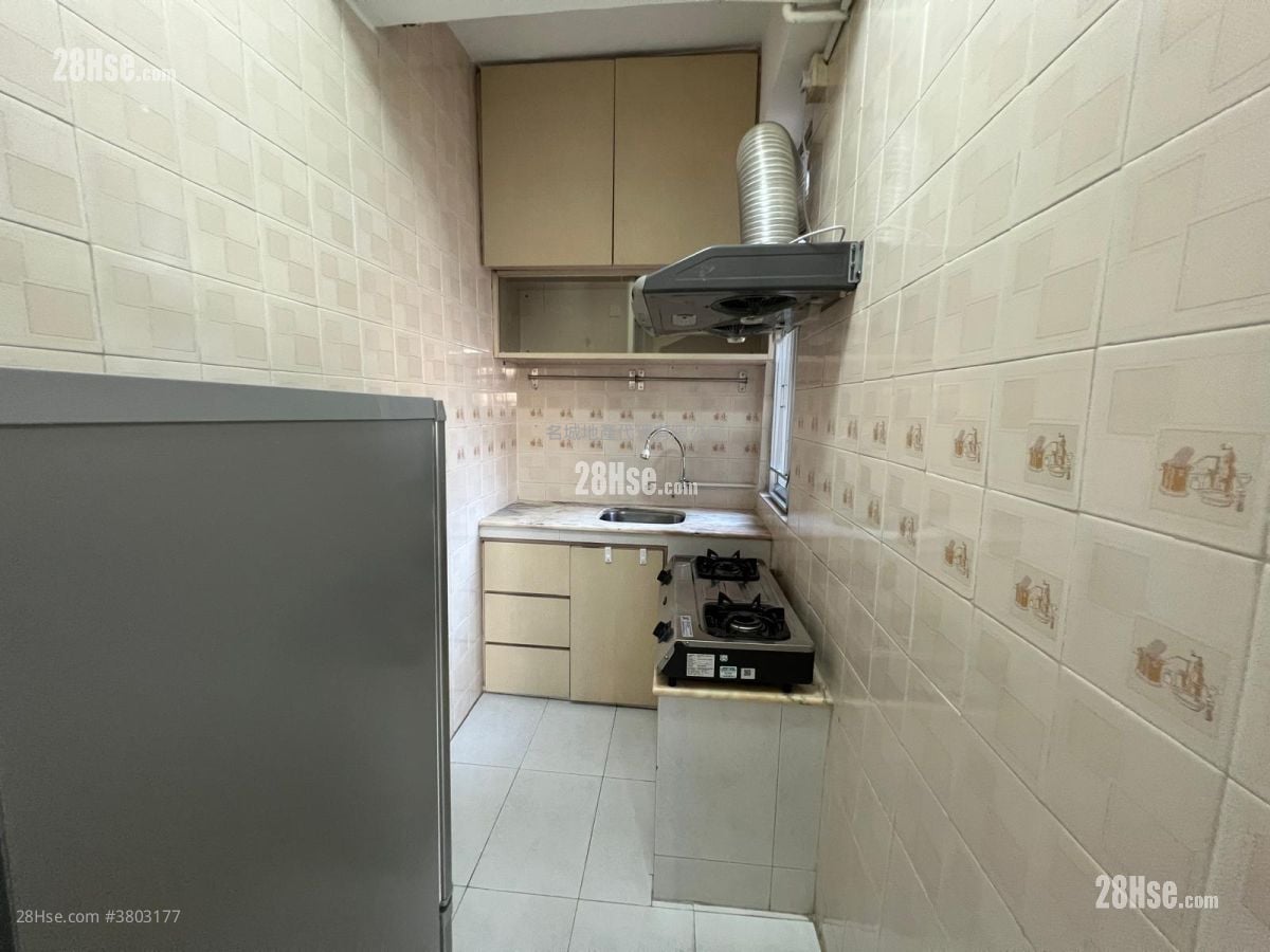 Golden Lion Garden Sell 2 Bedrooms , 1 Bathroom 307 ft²