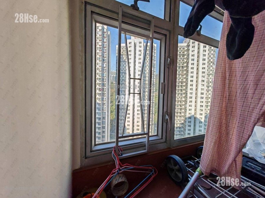 Tsuen King Garden Sell 2 Bedrooms 362 ft²