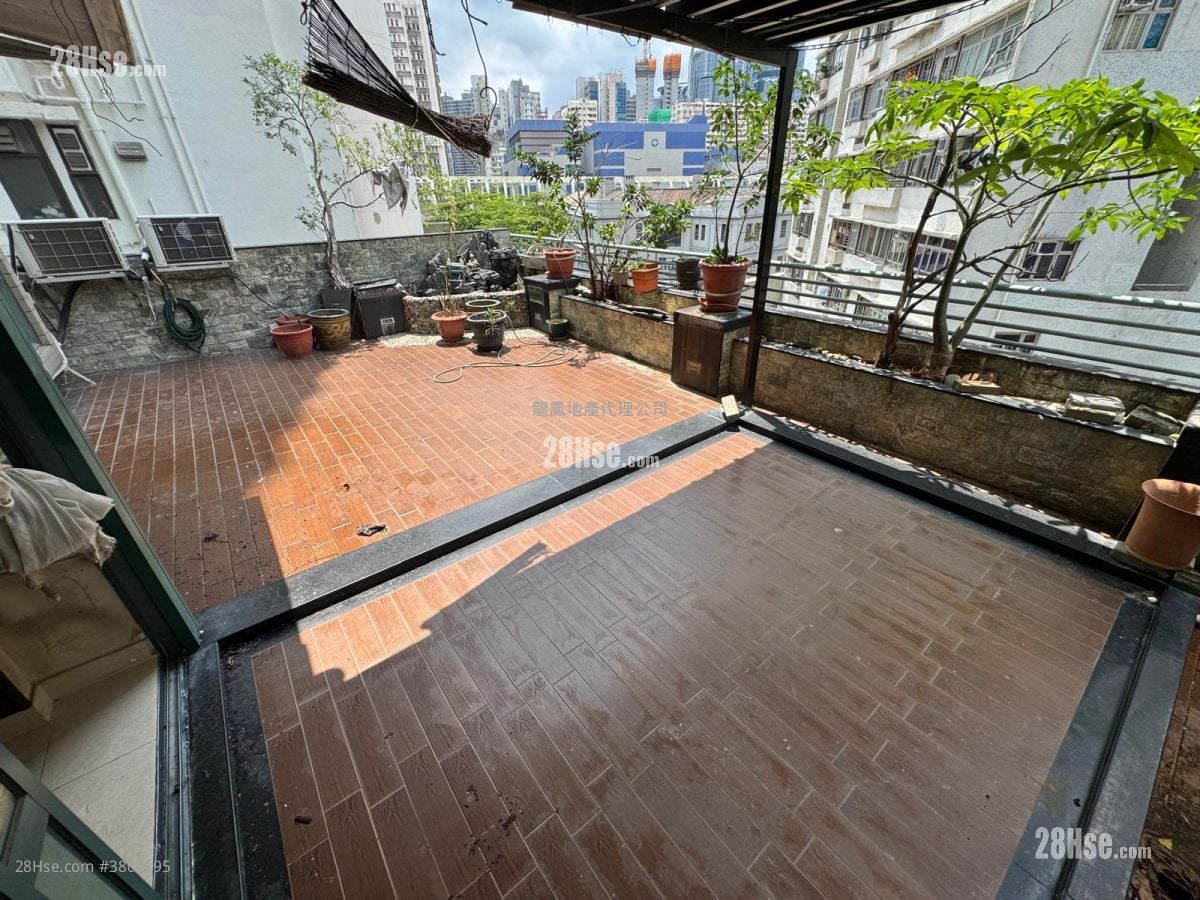 Jolly Garden Sell 3 Bedrooms , 1 Bathroom 347 ft²