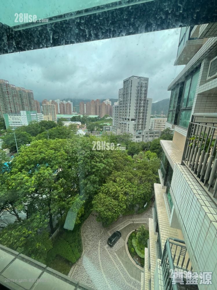 Beneville Sell 1 Bathroom 428 ft²