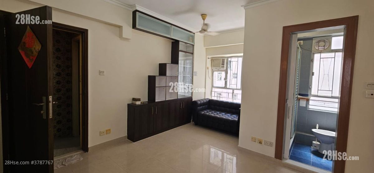 Pau Chung Building Sell 2 Bedrooms , 1 Bathroom 340 ft²