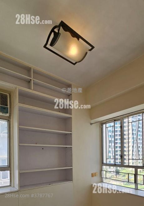 Pau Chung Building Sell 2 Bedrooms , 1 Bathroom 340 ft²