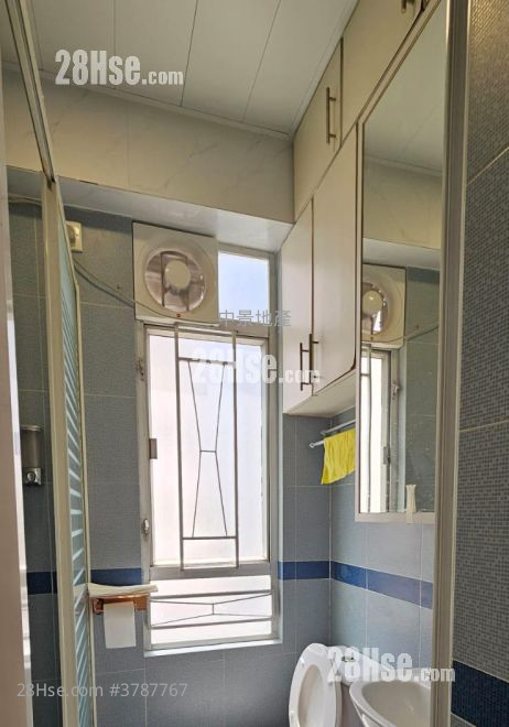 Pau Chung Building Sell 2 Bedrooms , 1 Bathroom 340 ft²