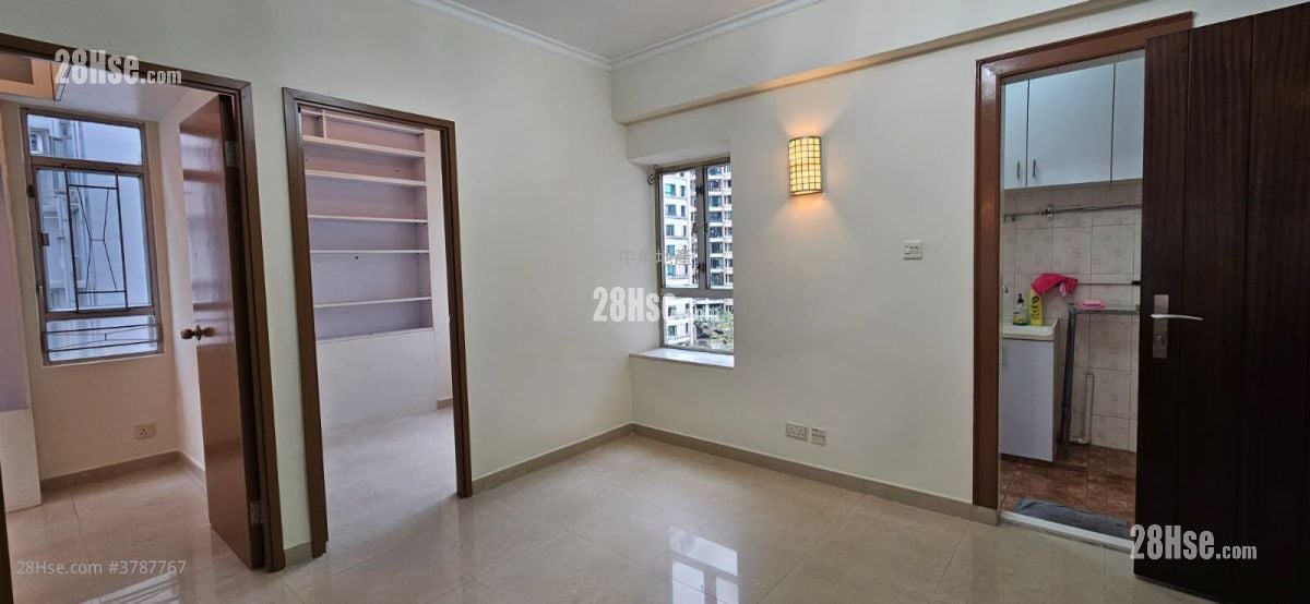 Pau Chung Building Sell 2 Bedrooms , 1 Bathroom 340 ft²