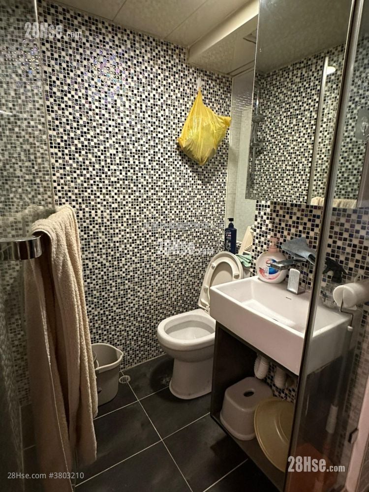 Lee Tat Building Sell 5+ Bedrooms , 5+ Bathrooms 397 ft²