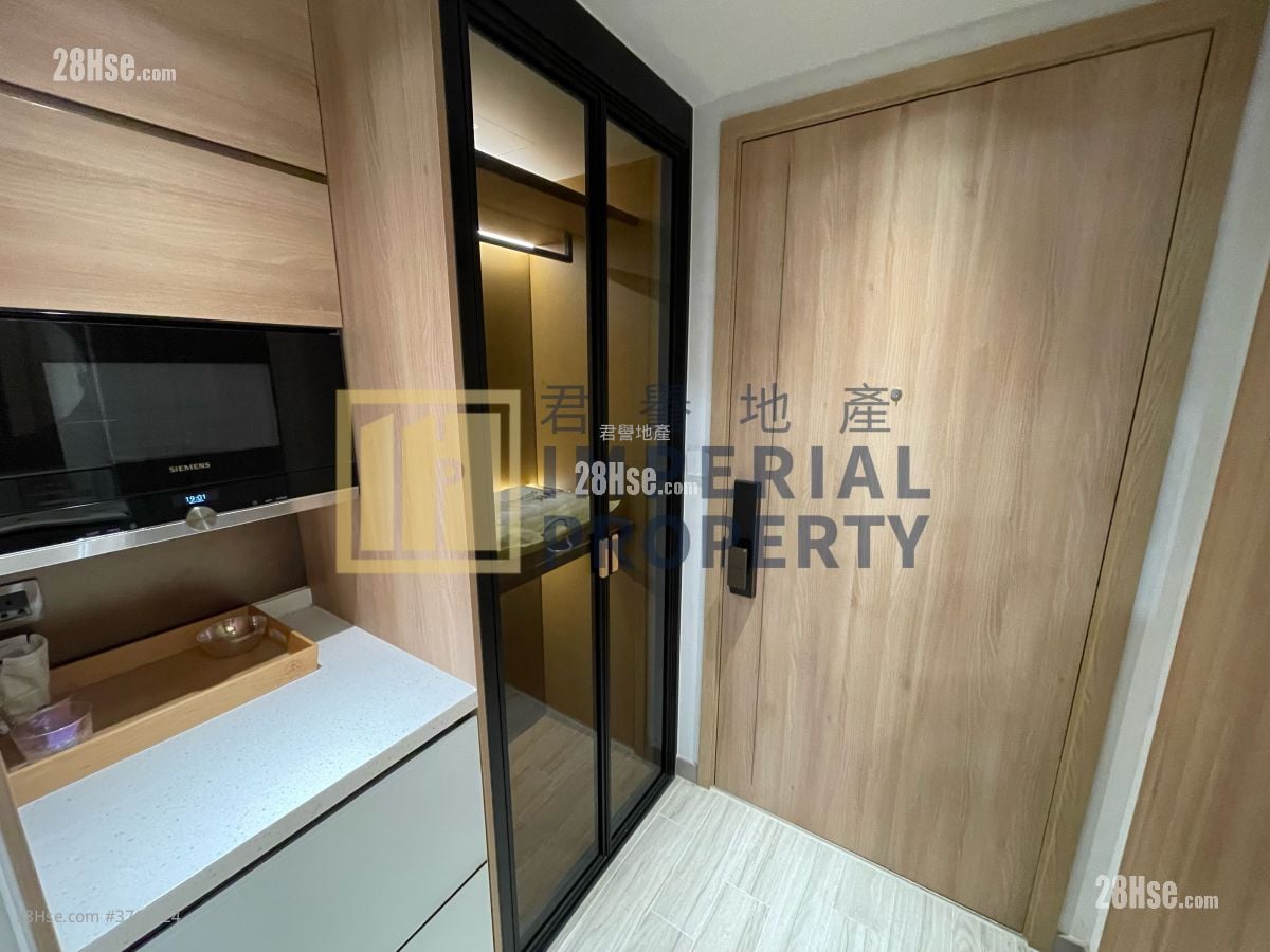 Arbour Sell Studio , 1 Bathroom 256 ft²