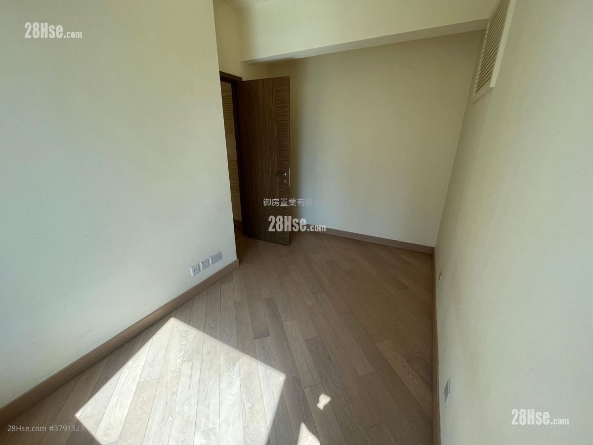 Grand Yoho Rental 592 ft²