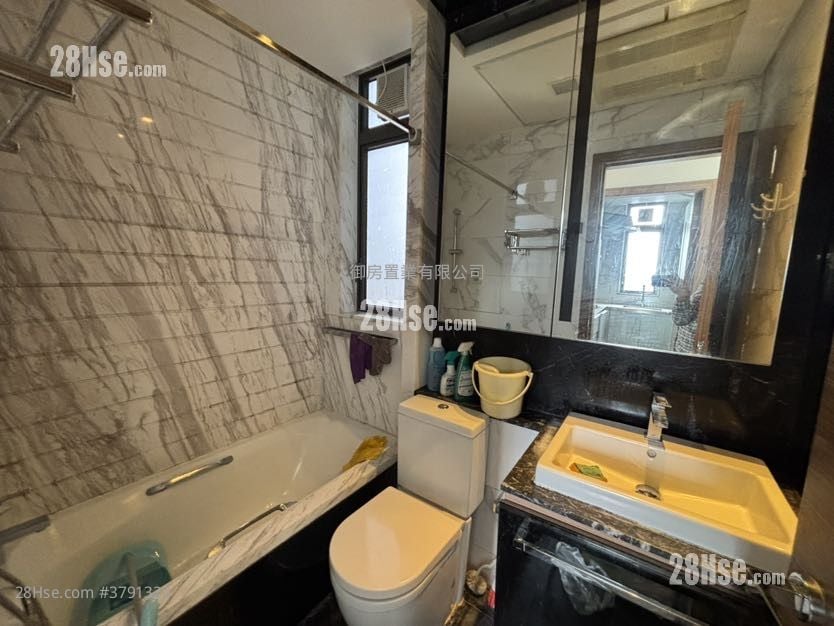 Grand Yoho Rental 592 ft²