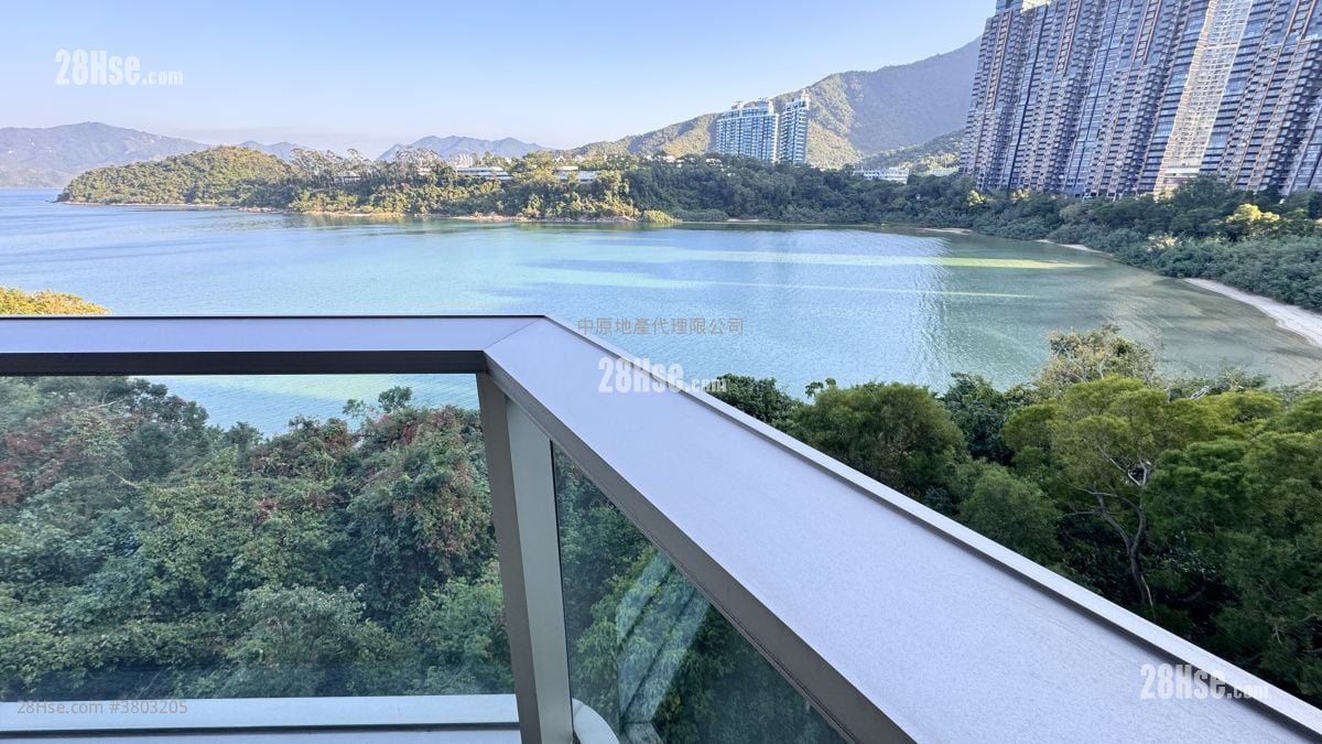 balcony: Silversands Sell 4 Bedrooms 1,110 ft²