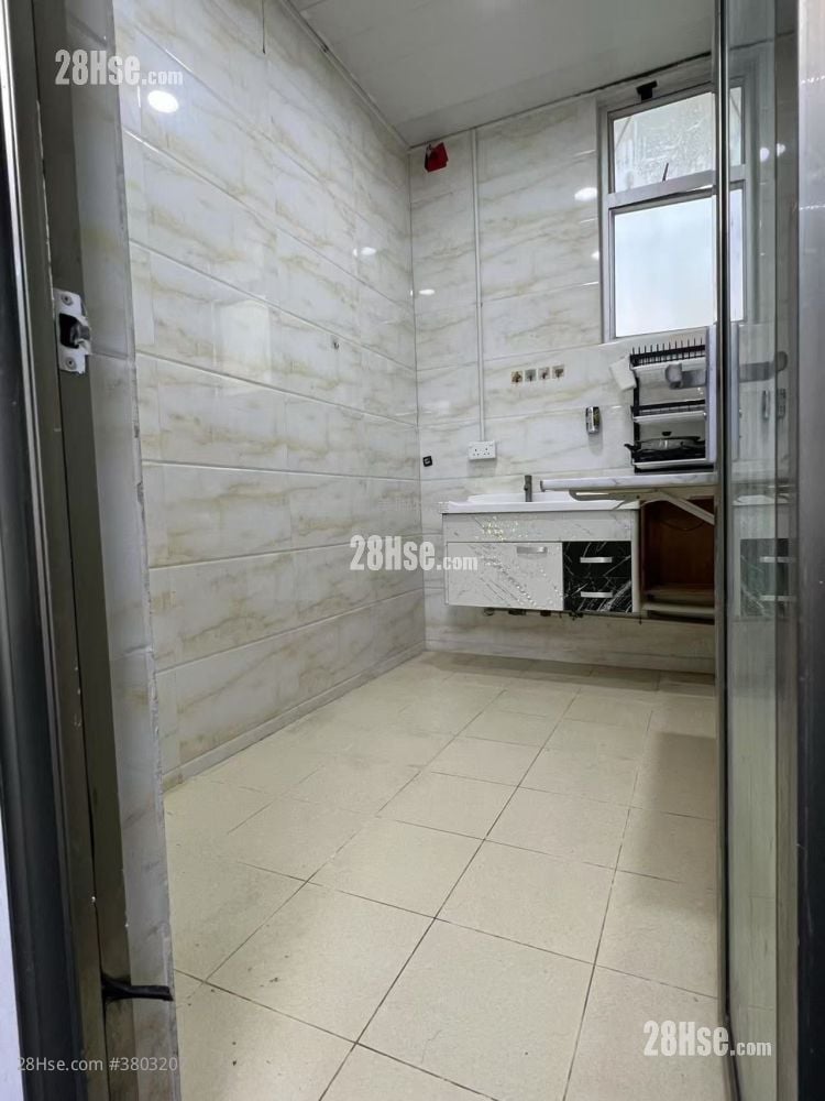 Wah Tat Industrial Centre Sell