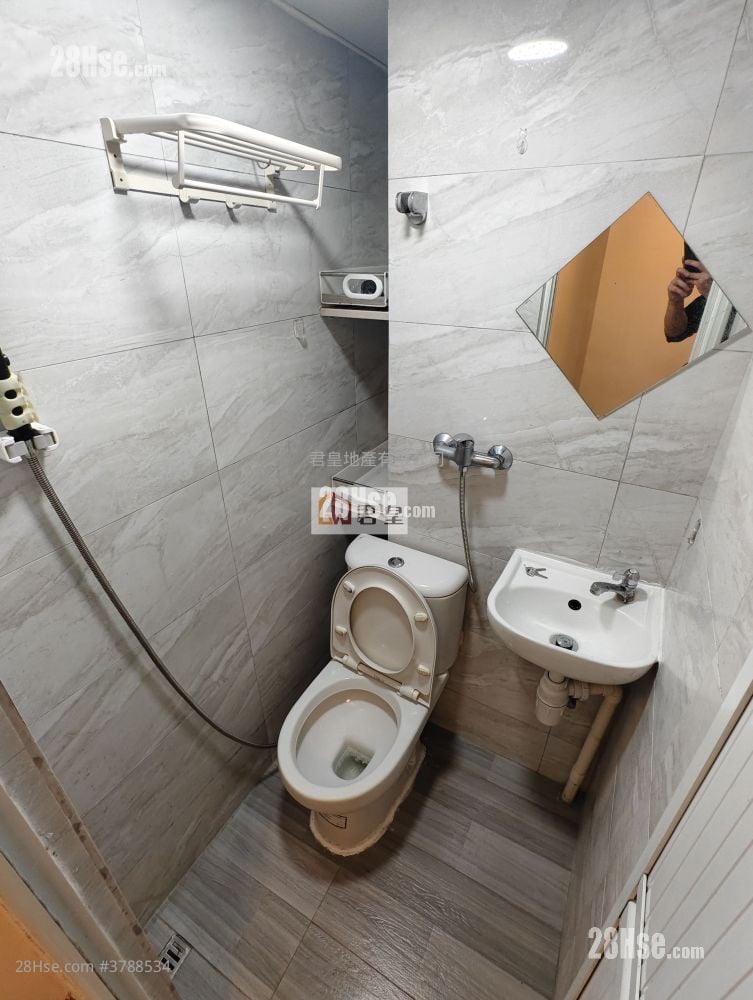 Lee Fung Building Rental 1 Bedroom , 1 Bathroom 150 ft²