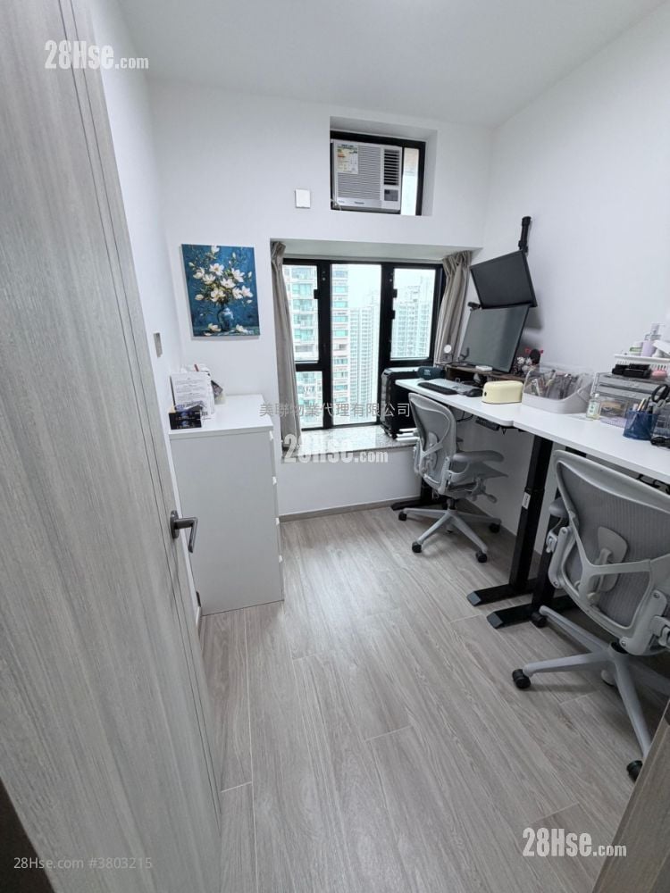 Nan Fung Plaza Sell 3 Bedrooms 608 ft²