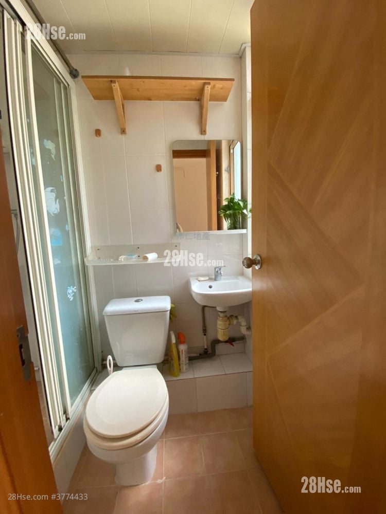 金獅花園 售盤 2 房 , 1 浴室 270 平方呎