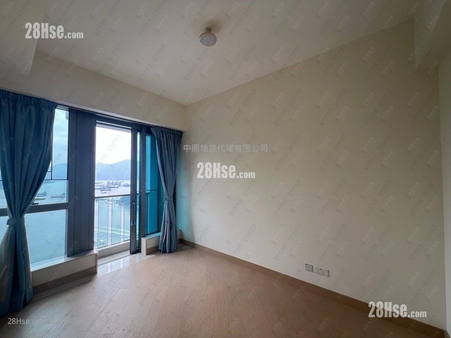 Grand Victoria Rental 835 ft²