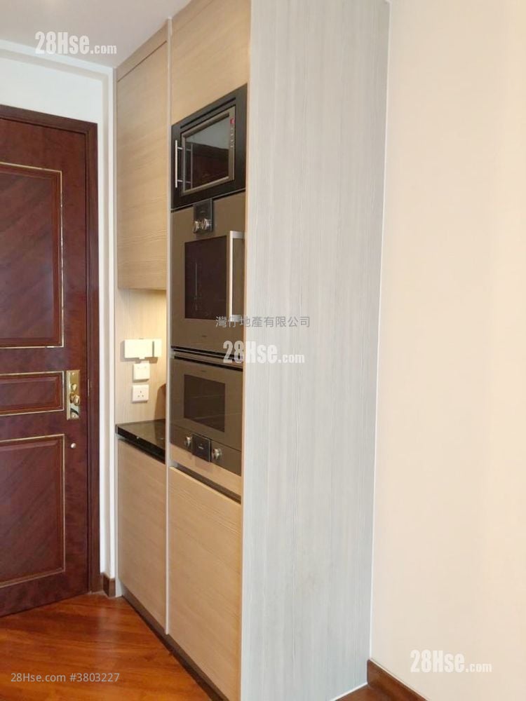 The Avenue Rental Studio , 1 Bathroom 339 ft²