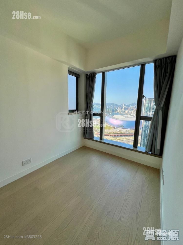Monaco Sell 1 Bedroom 354 ft²
