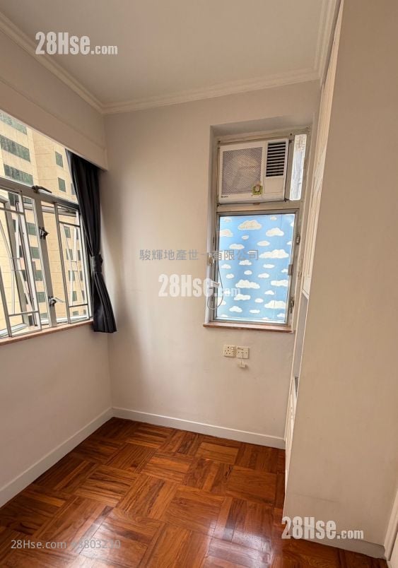 Luna Court Rental 2 Bedrooms , 1 Bathroom 447 ft²