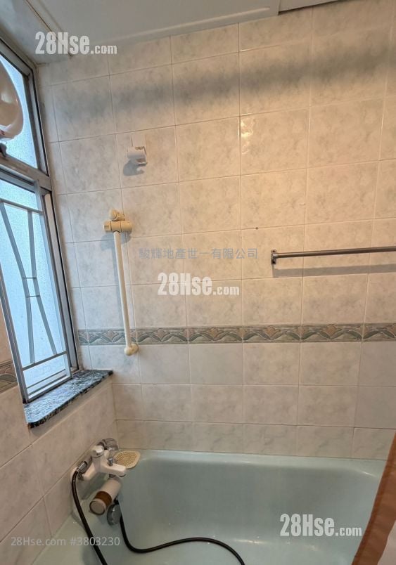 Luna Court Rental 2 Bedrooms , 1 Bathroom 447 ft²