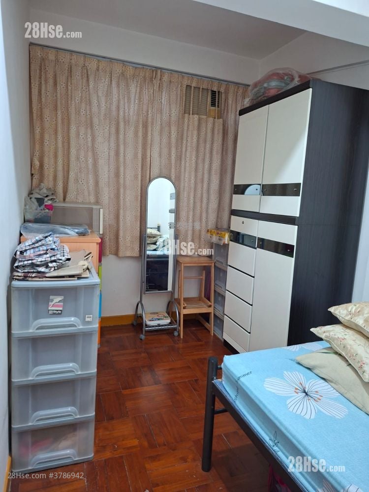 Tenement House Sell 2 Bedrooms , 1 Bathroom 501 ft²