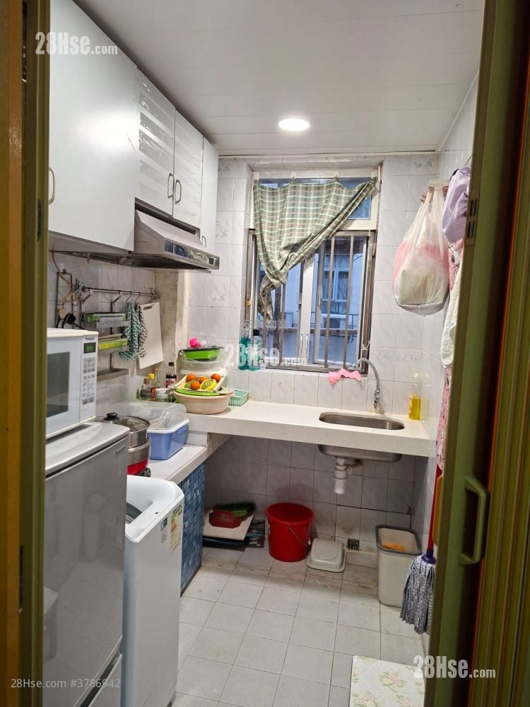 Tenement House Sell 2 Bedrooms , 1 Bathroom 501 ft²