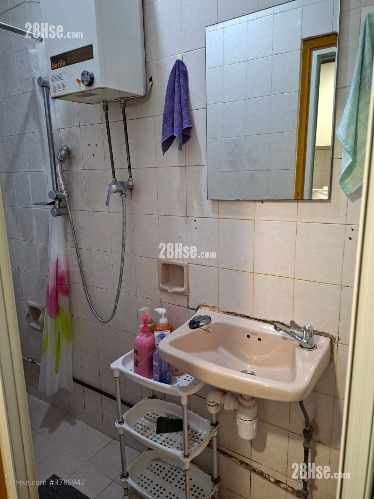 Tenement House Sell 2 Bedrooms , 1 Bathroom 501 ft²