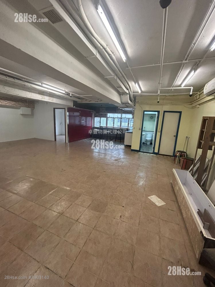 Elite Industrial Centre Rental 3 Bedrooms , 2 Toilets 1,350 ft²