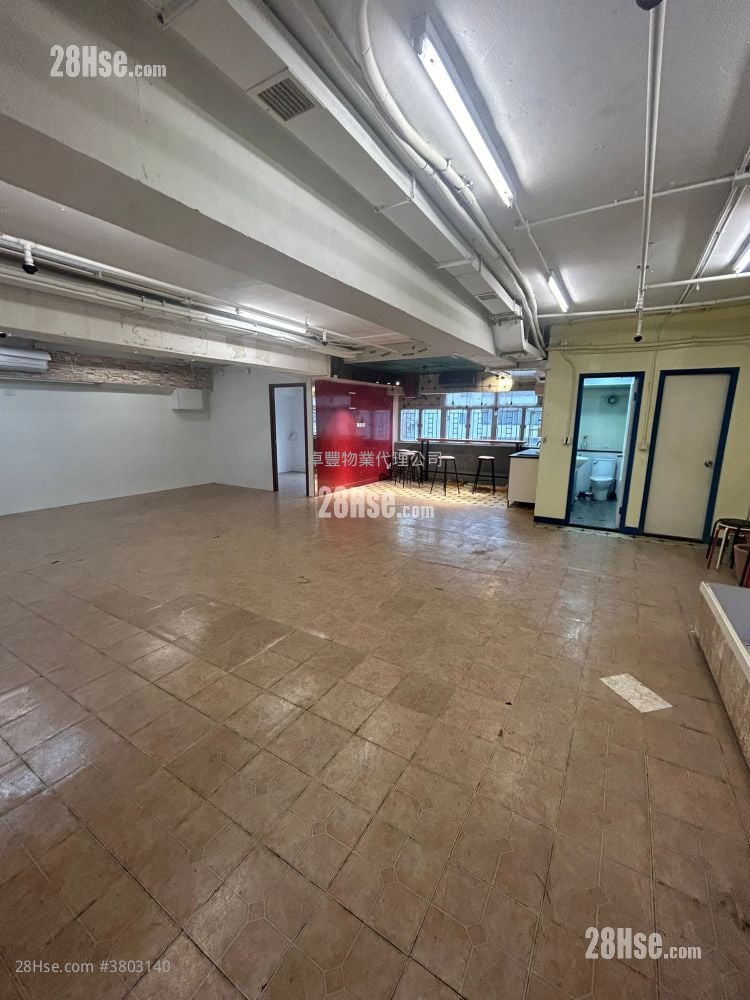 Elite Industrial Centre Rental 3 Bedrooms , 2 Toilets 1,350 ft²