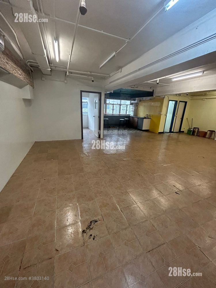 Elite Industrial Centre Rental 3 Bedrooms , 2 Toilets 1,350 ft²