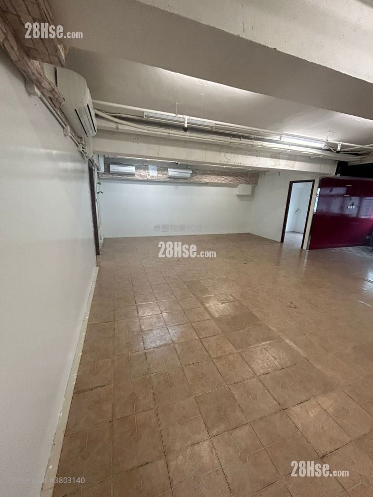 Elite Industrial Centre Rental 3 Bedrooms , 2 Toilets 1,350 ft²