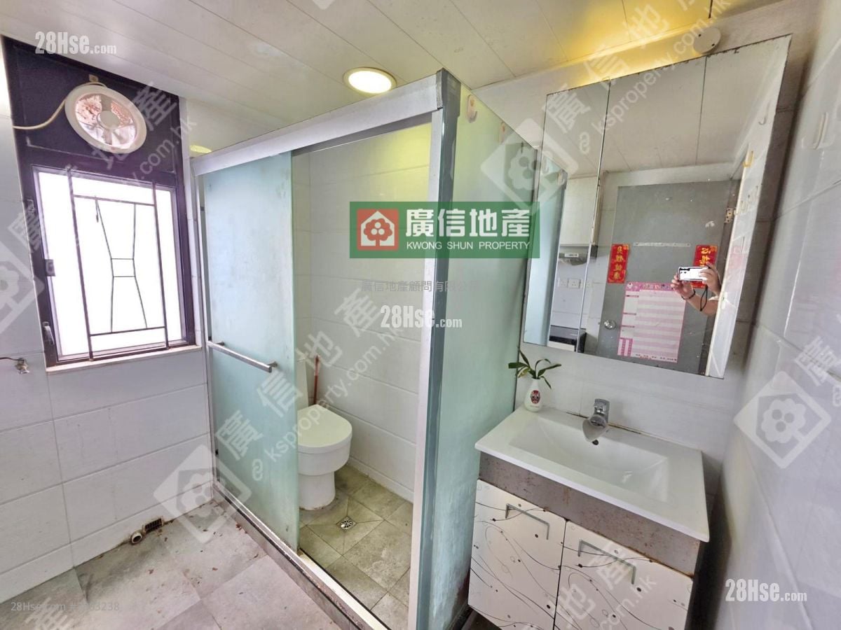 长发大厦 租盘 1 房 , 1 浴室 217 平方尺