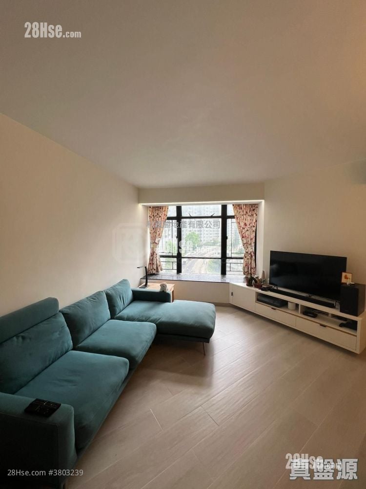 Kornhill Sell 3 Bedrooms , 2 Bathrooms 685 ft²