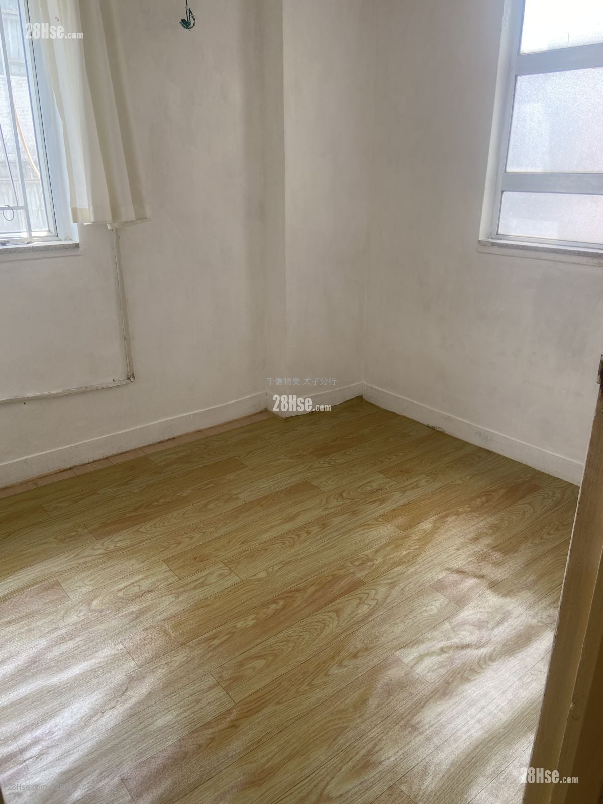 Good World Building Rental 3 Bedrooms 376 ft²