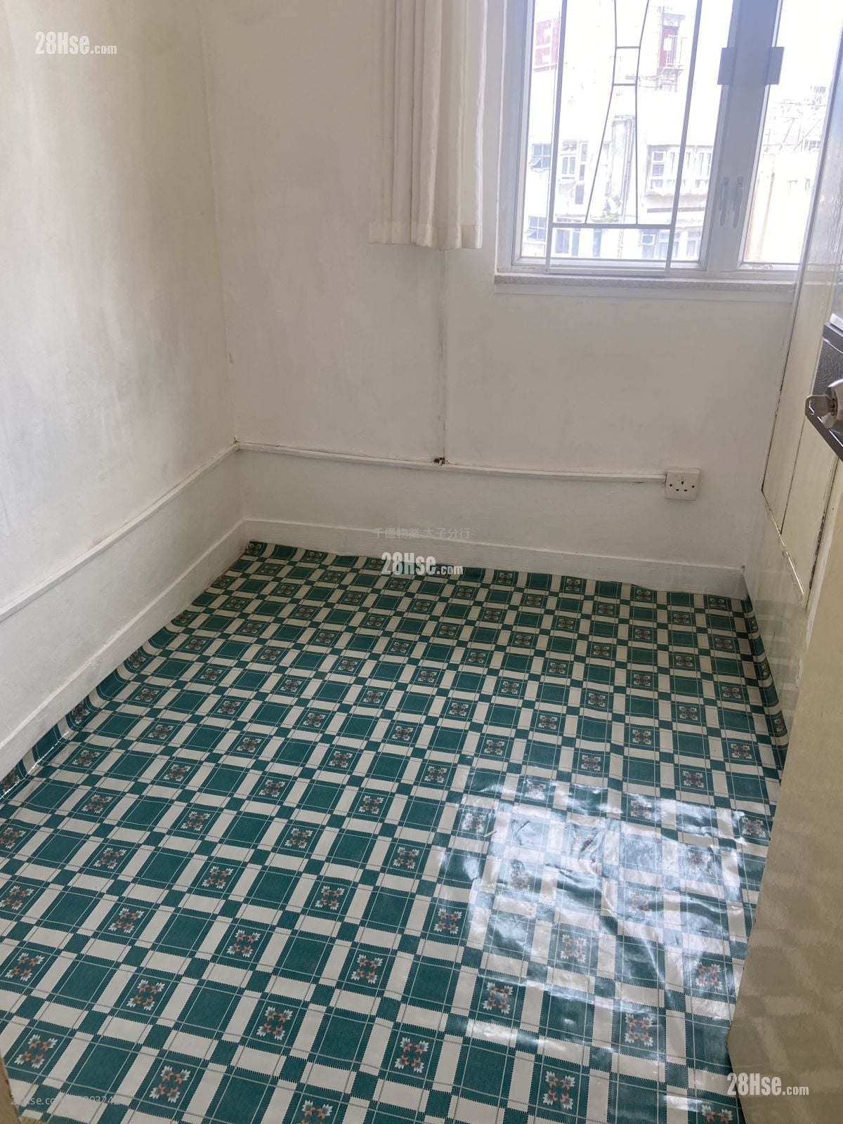 Good World Building Rental 3 Bedrooms 376 ft²