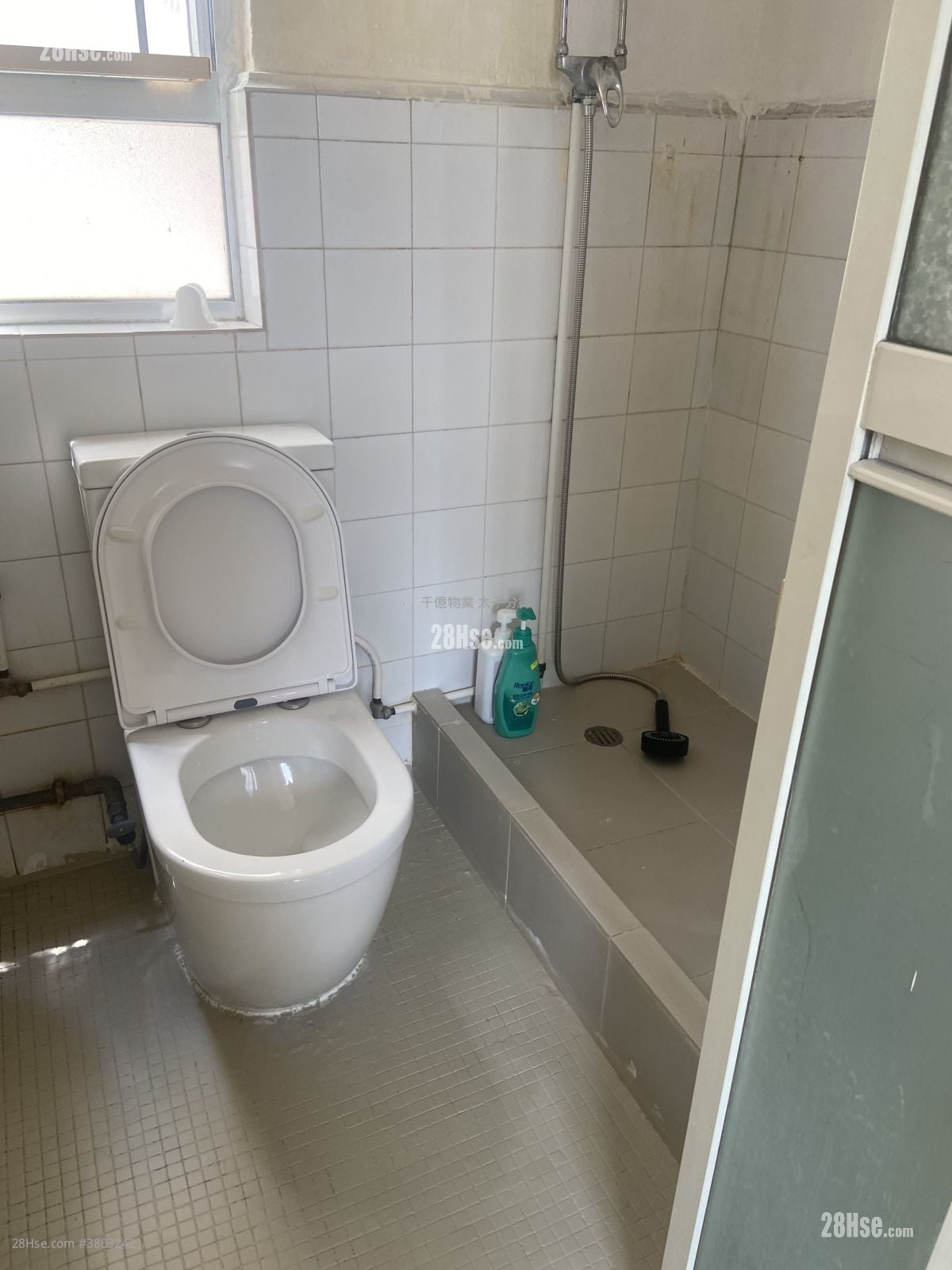 Good World Building Rental 3 Bedrooms 376 ft²