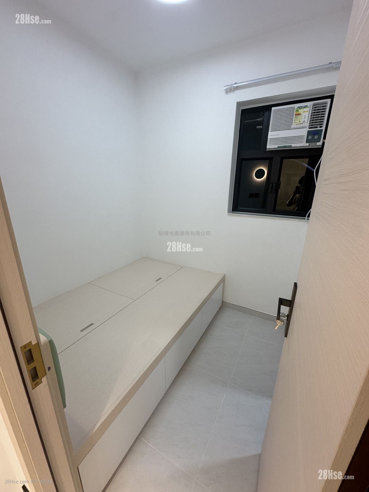 Man Wah Building Rental 1 Bedroom , 1 Bathroom 180 ft²