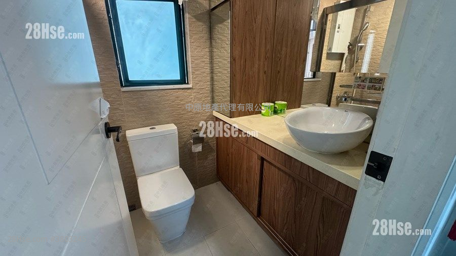 Parkview Court Sell 2 Bedrooms 478 ft²