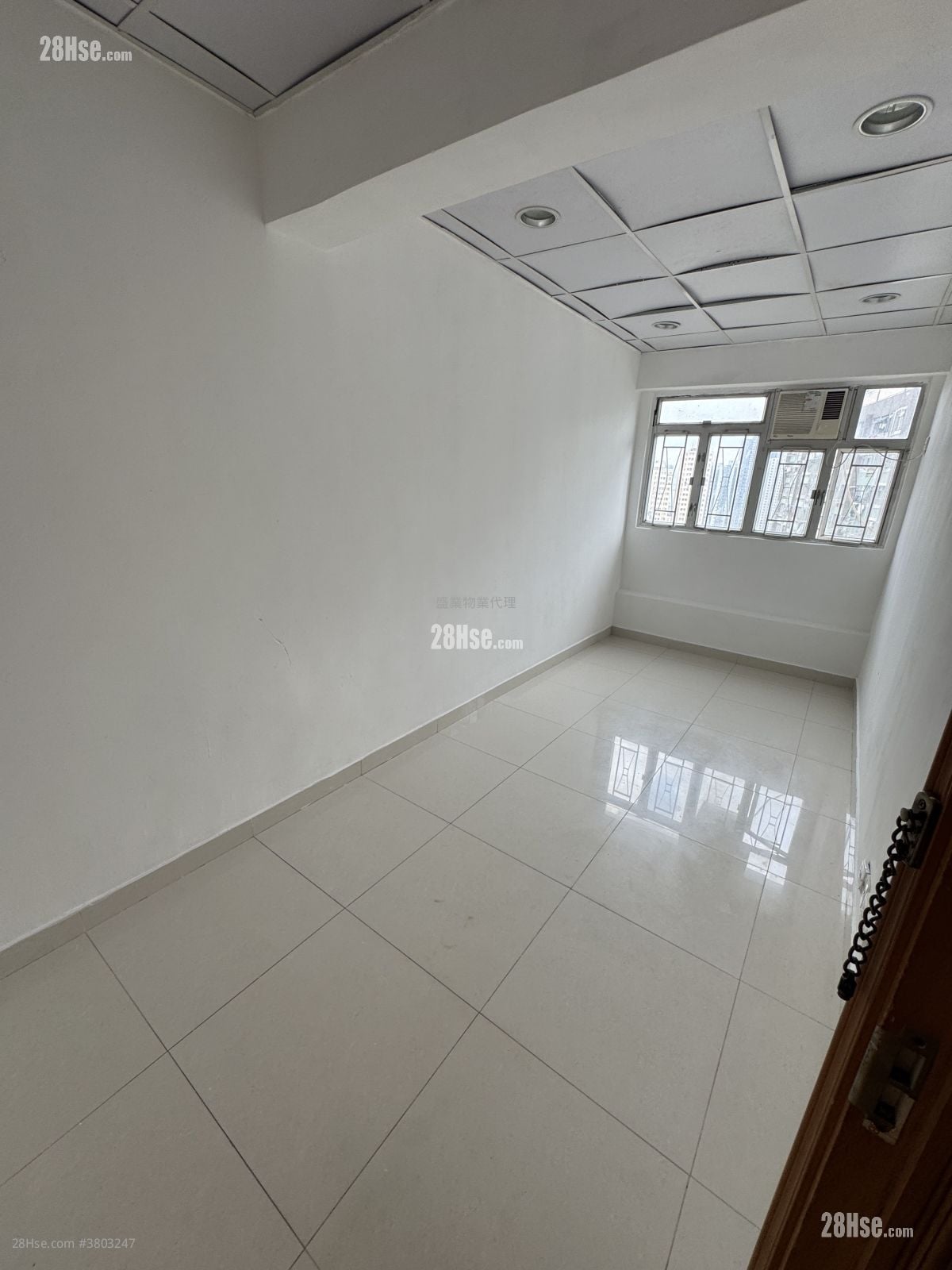 Yen Lok Building Rental Studio , 1 Bathroom 180 ft²