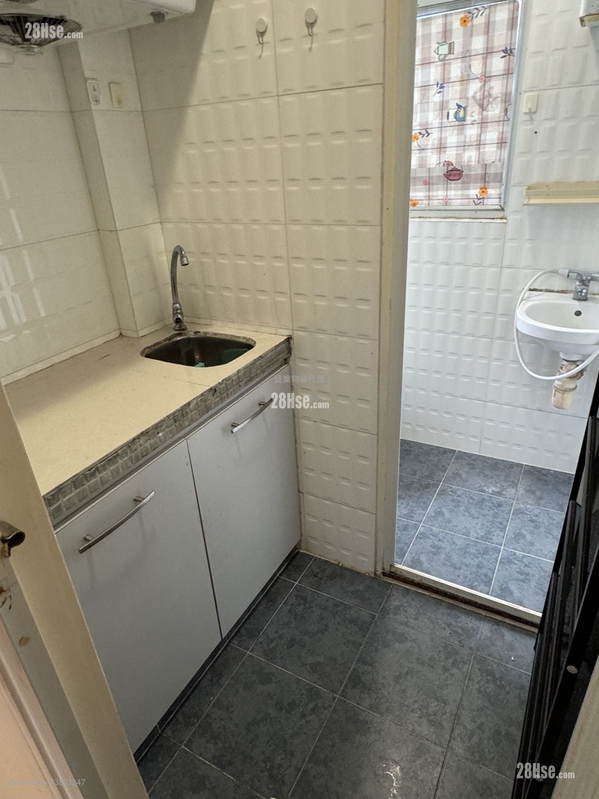 Yen Lok Building Rental Studio , 1 Bathroom 180 ft²