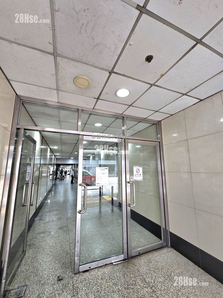 Elite Industrial Centre Rental 3 Bedrooms , 2 Toilets 1,350 ft²