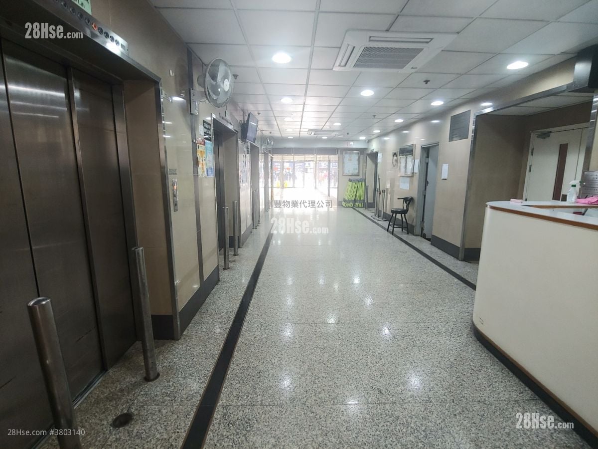 Elite Industrial Centre Rental 3 Bedrooms , 2 Toilets 1,350 ft²