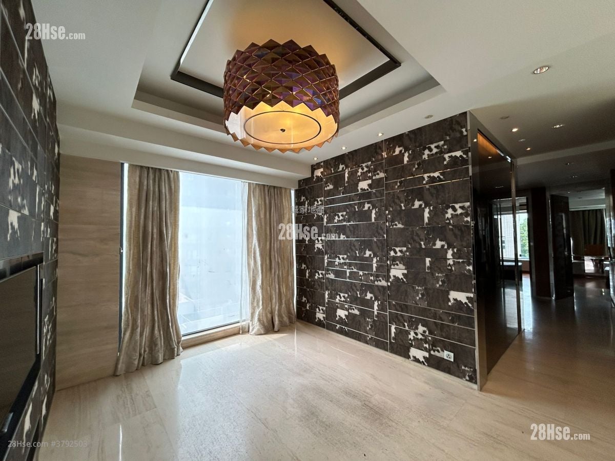 龙苑 租盘 3 房 , 3 浴室 2,241 平方尺