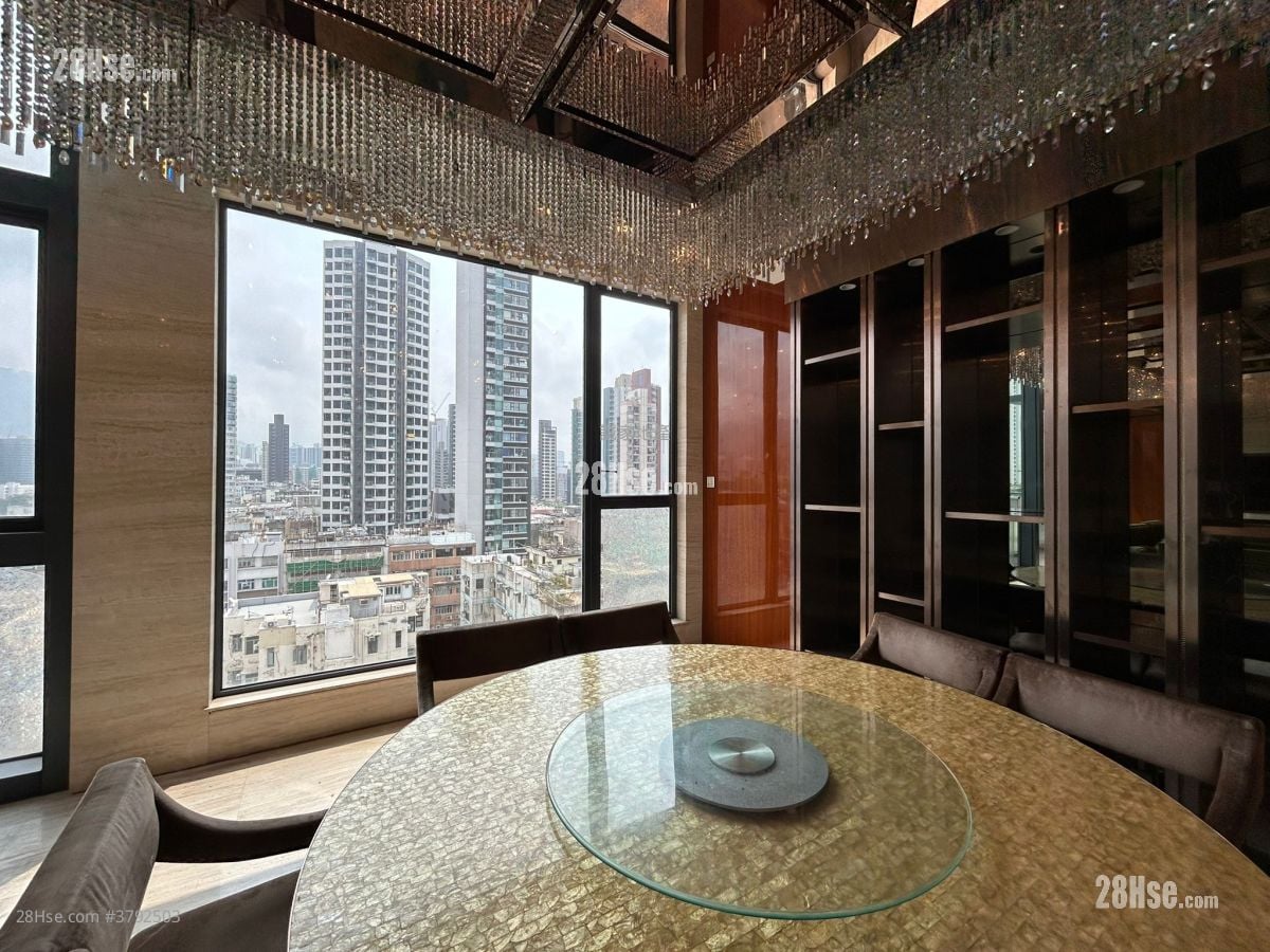 龙苑 租盘 3 房 , 3 浴室 2,241 平方尺