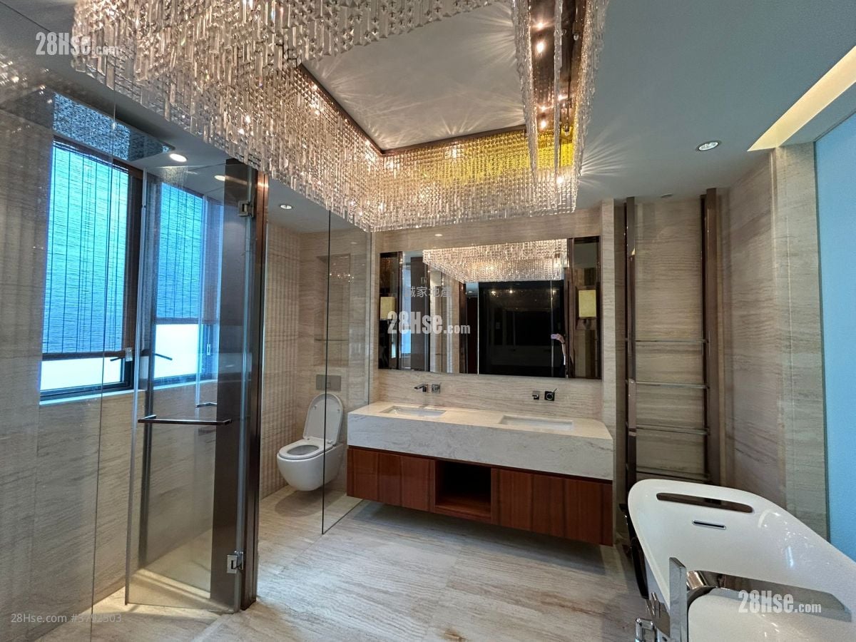 龙苑 租盘 3 房 , 3 浴室 2,241 平方尺