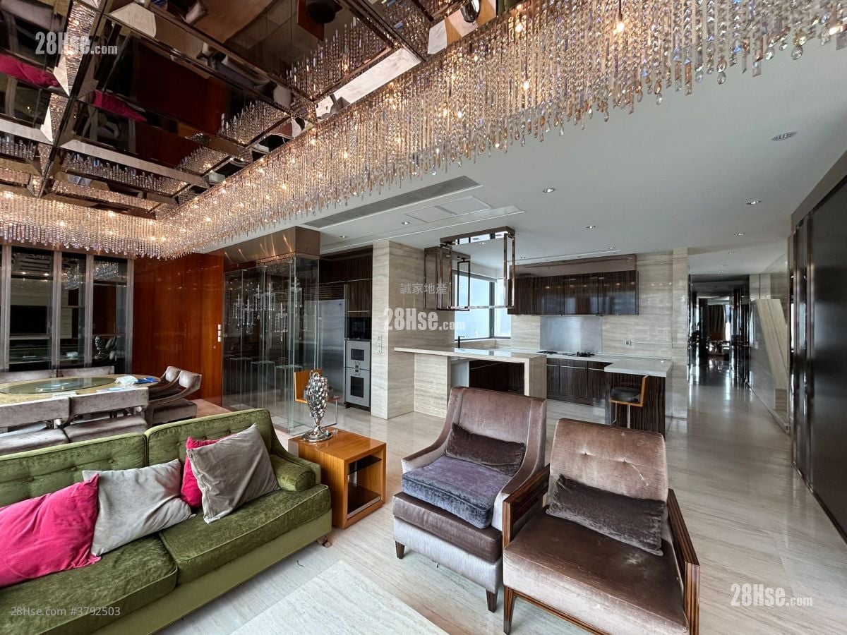 龙苑 租盘 3 房 , 3 浴室 2,241 平方尺